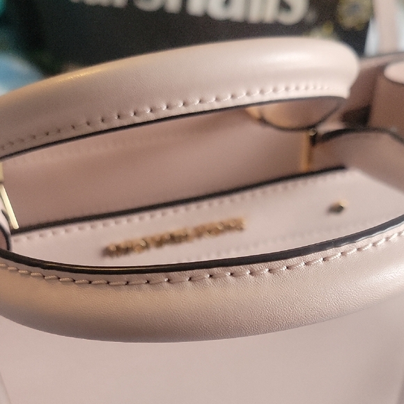Michael Kors Light Pink Satchel - Picture 4 of 7